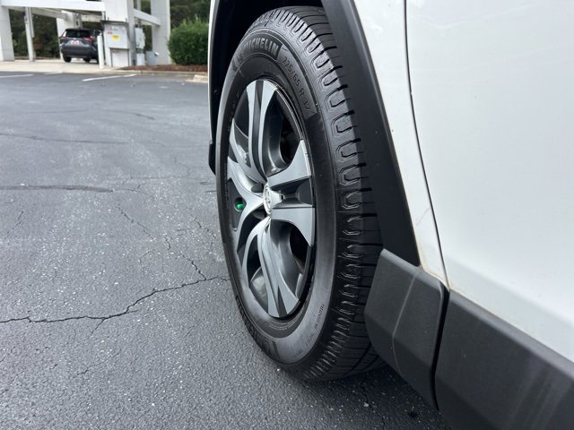 Used 2018 Toyota RAV4 LE image 11