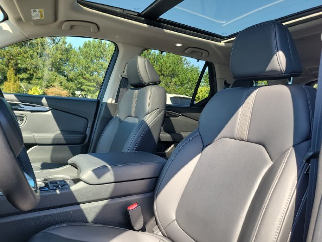 Certified 2025 Honda Pilot Touring image 14