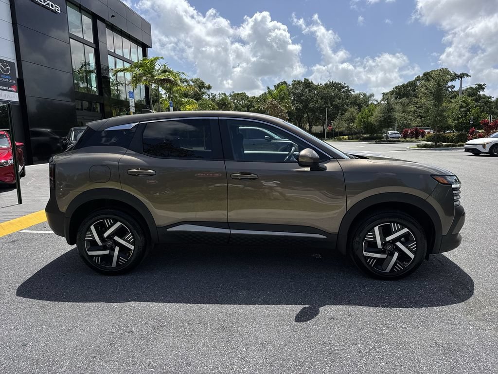 Used 2025 Nissan Kicks SV FWD image 5