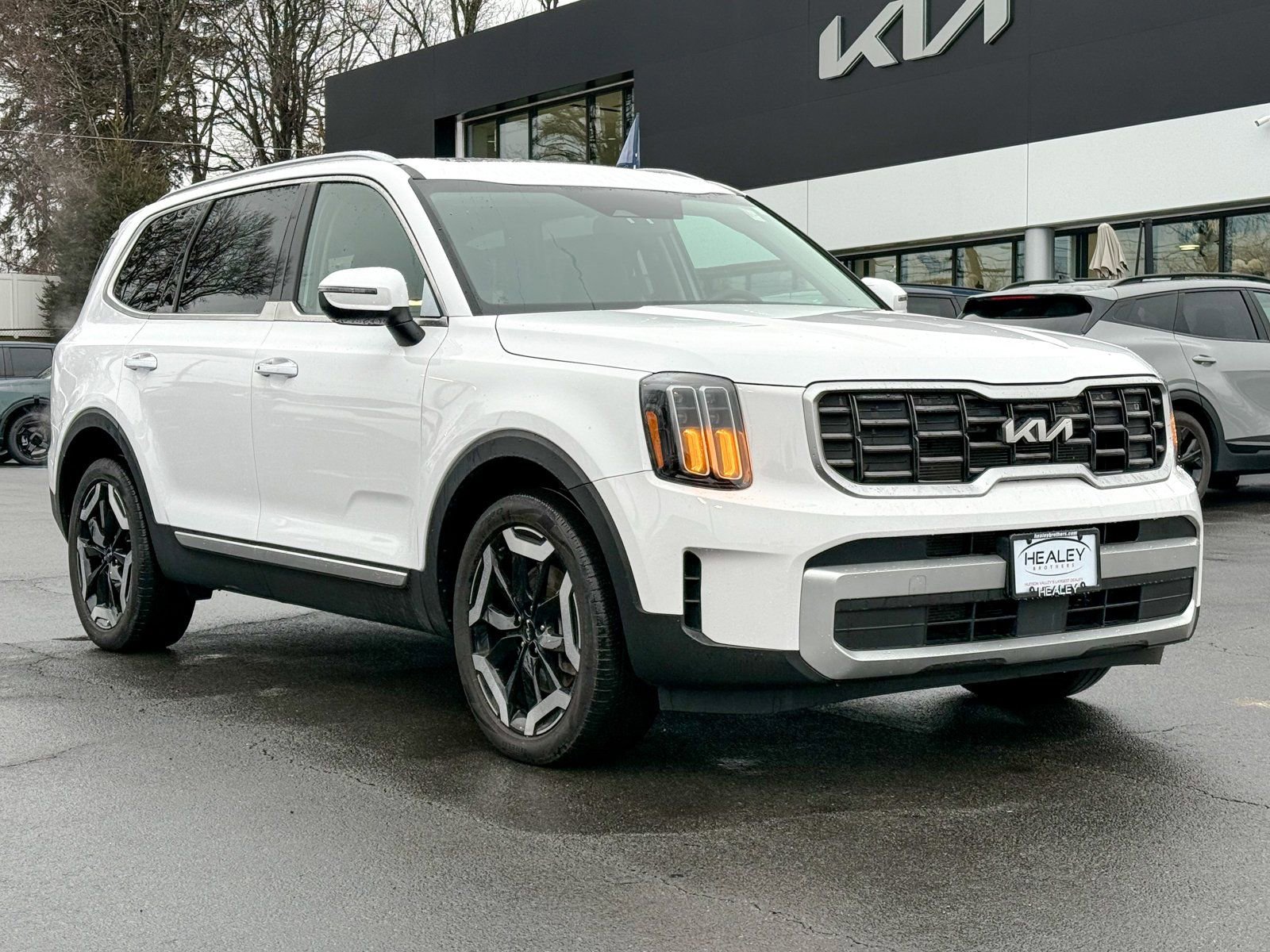 Certified 2024 Kia Telluride S w/ S Sunroof Package