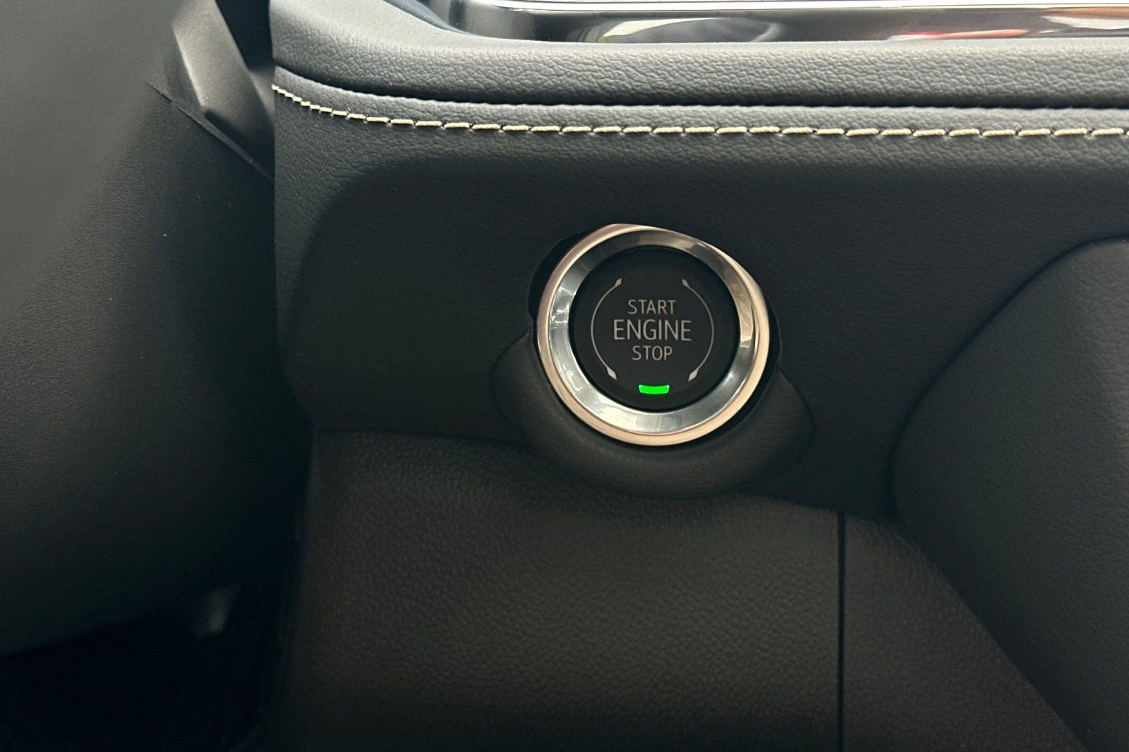 New 2025 Chevrolet Suburban Premier image 25