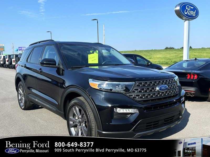 Used 2024 Ford Explorer XLT w/ Equipment Group 202A AWD/4WD image 1