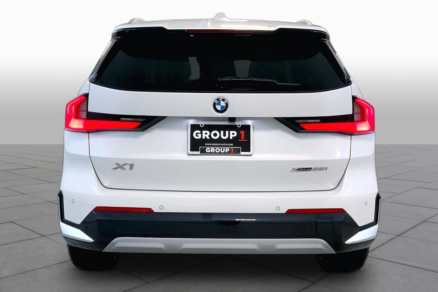 New 2026 BMW X1 xDrive28i w/ Convenience Package AWD/4WD image 4