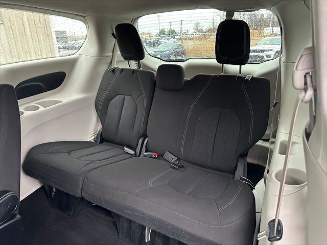 Certified 2022 Chrysler Voyager LX image 24
