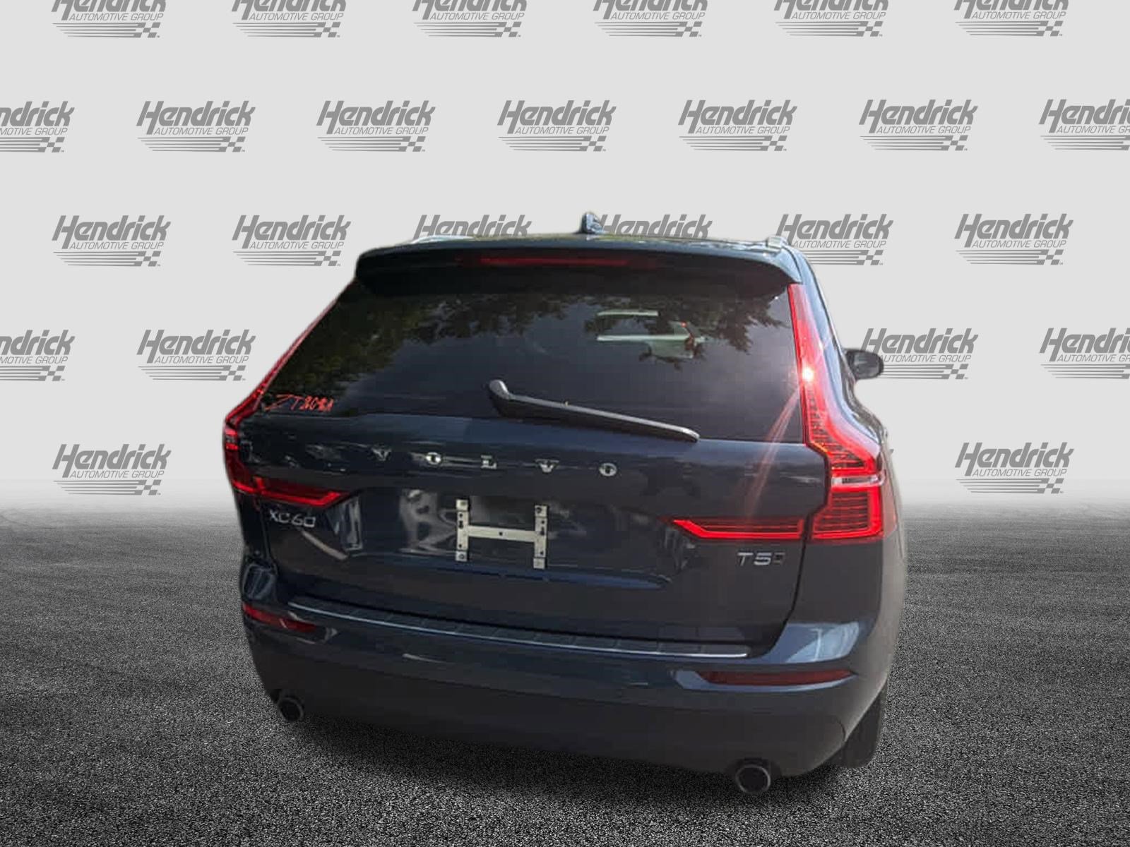 Used 2021 Volvo XC60 T5 Momentum w/ Advanced Package image 11