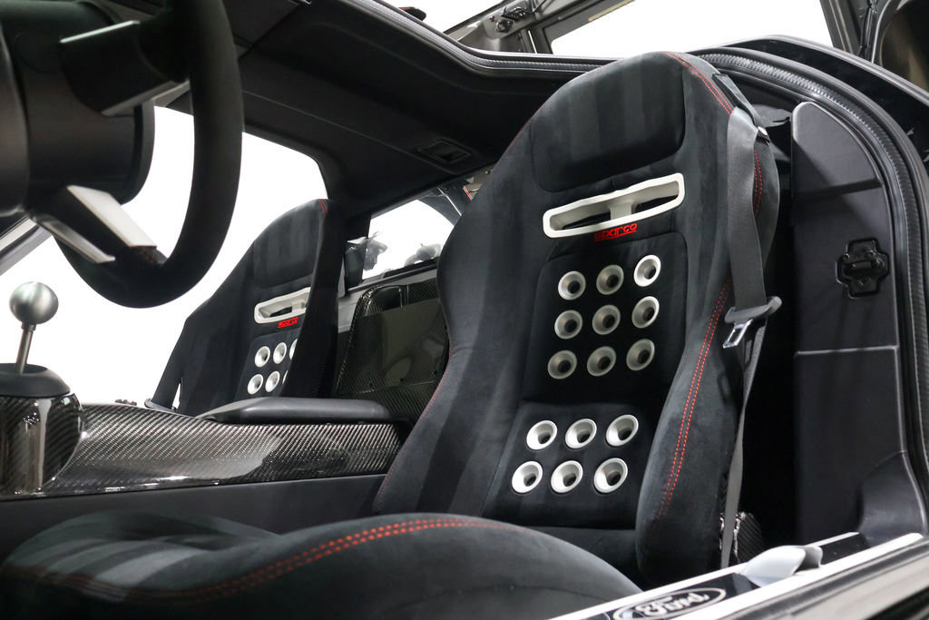 Used 2006 Ford GT RWD image 43