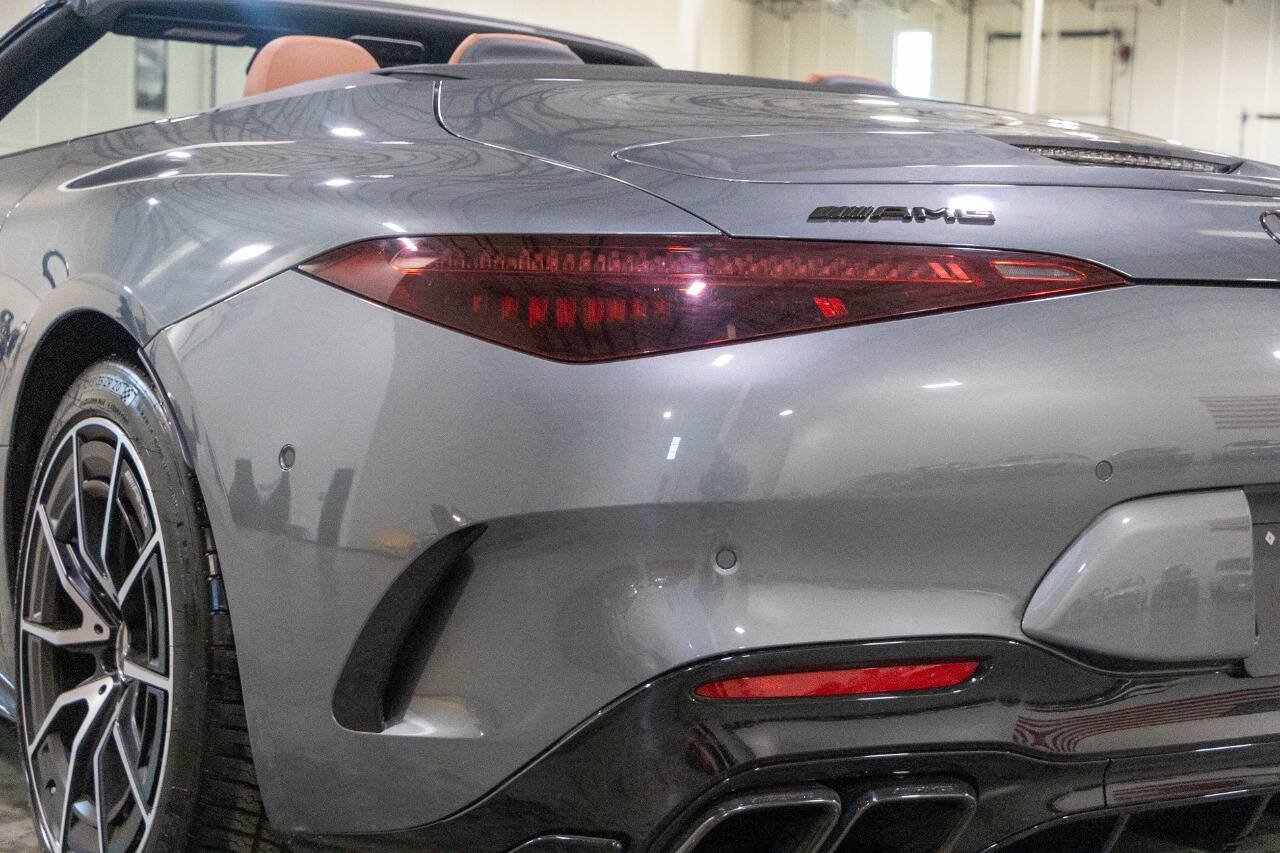Used 2022 Mercedes-Benz SL 63 AMG 4MATIC image 38