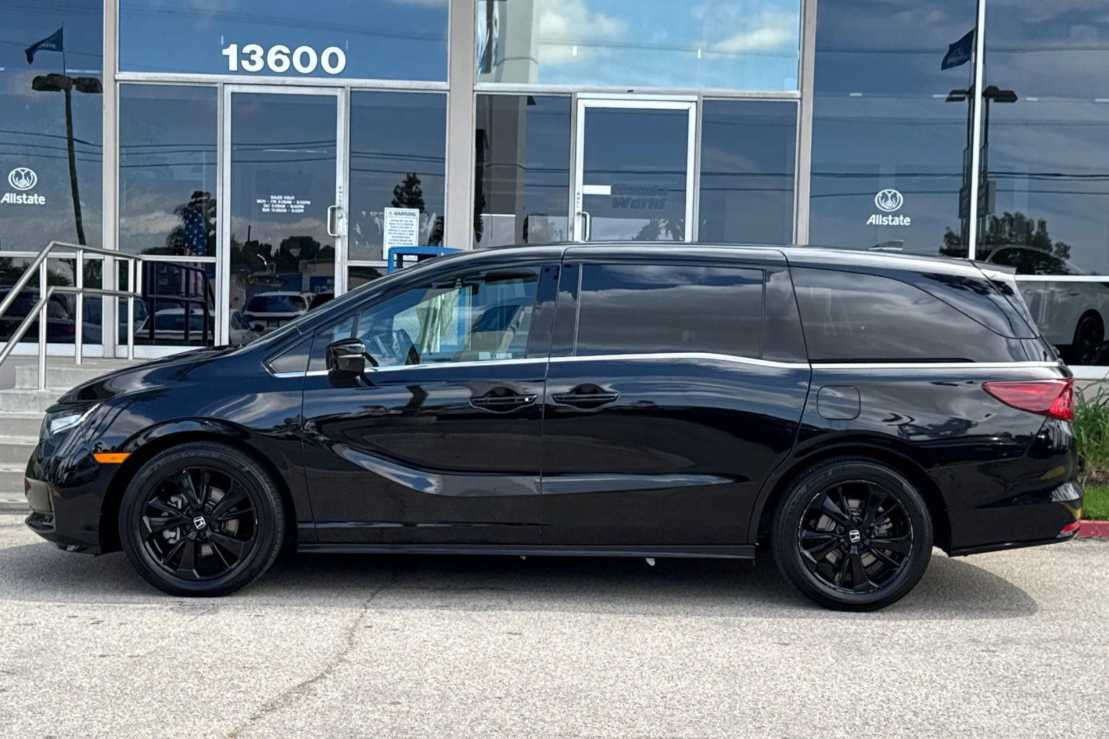 Used 2023 Honda Odyssey Sport image 7