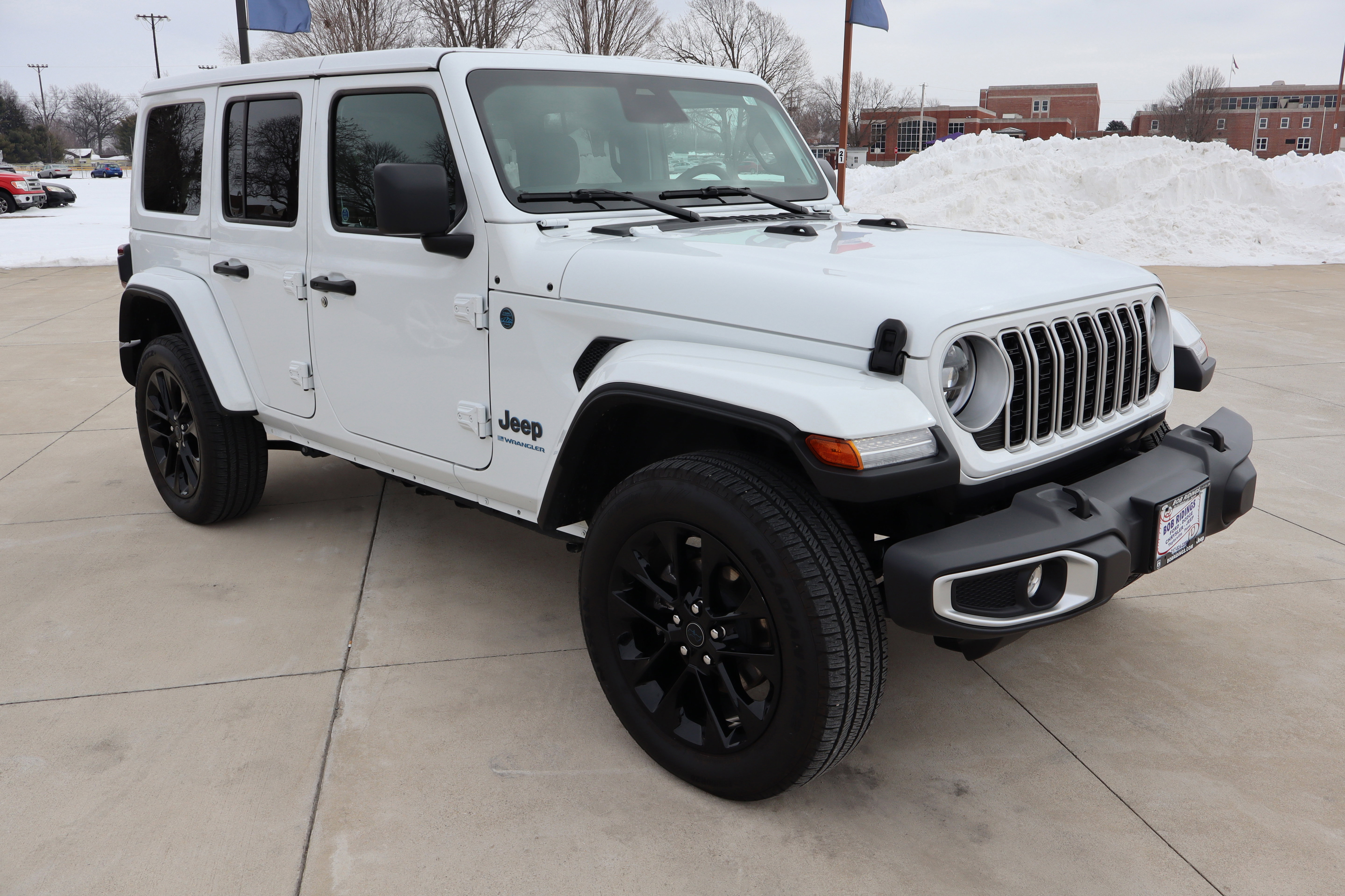 Used 2025 Jeep Wrangler Sahara w/ Safety Group image 4