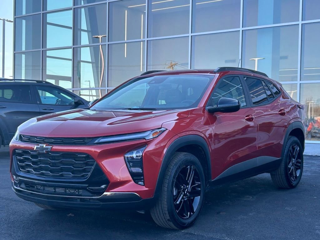 Used 2024 Chevrolet Trax ACTIV w/ Driver Confidence Package image 3