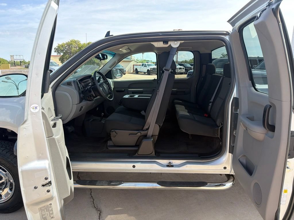 Used 2013 GMC Sierra 2500 W/T w/ Work Truck Preferred Package AWD/4WD image 7