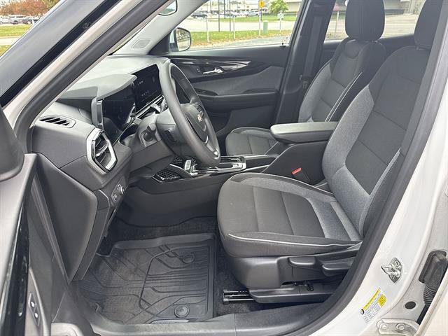 Certified 2024 Chevrolet TrailBlazer LT w/ Driver Confidence Package FWD image 41