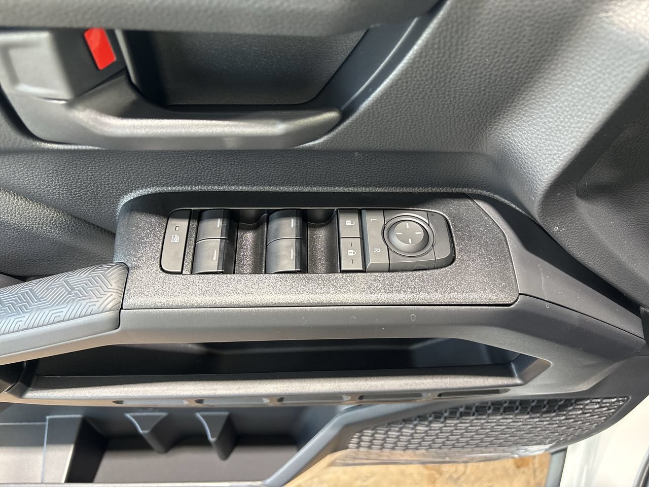 New 2026 Toyota 4Runner SR5 AWD/4WD image 13