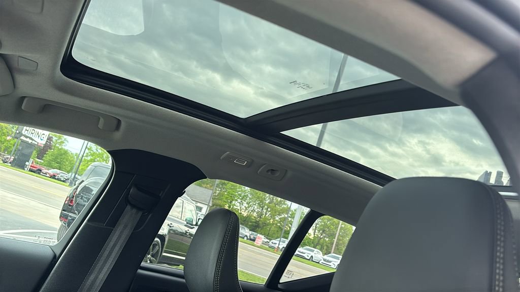 Certified 2026 Volvo XC40 B5 Plus AWD/4WD image 10