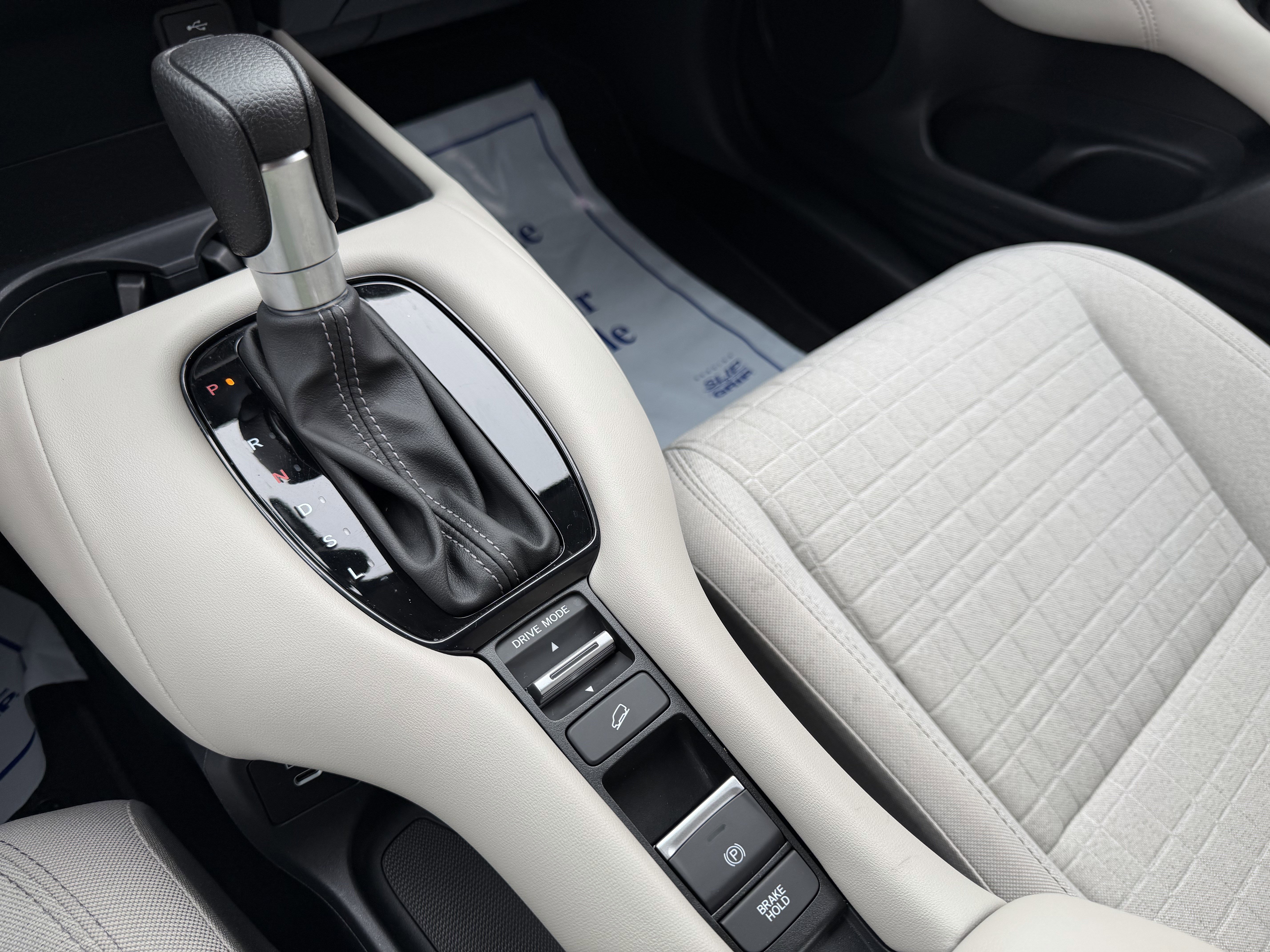 Used 2025 Honda HR-V LX image 18