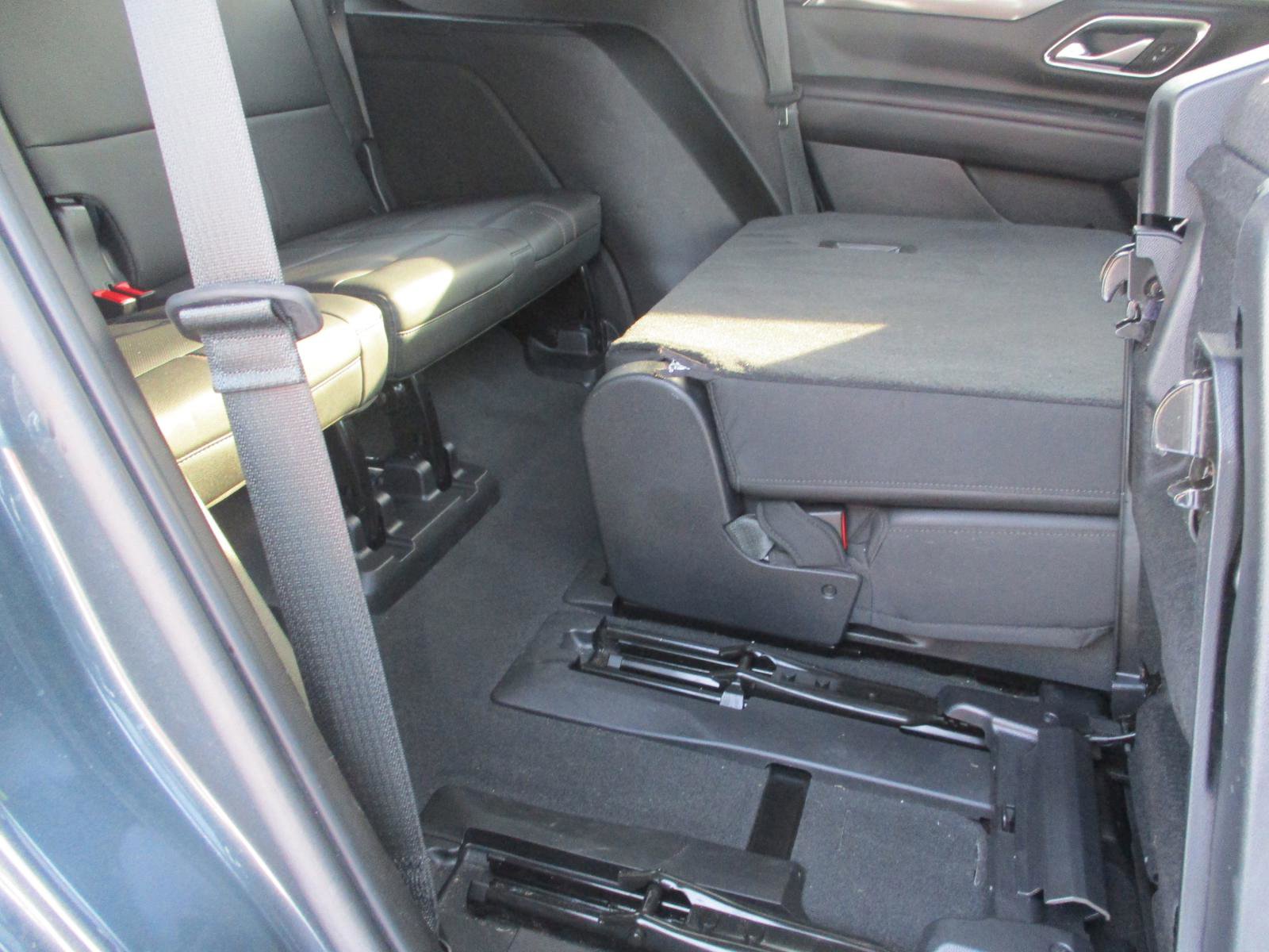 Used 2021 Chevrolet Tahoe RST AWD/4WD image 13