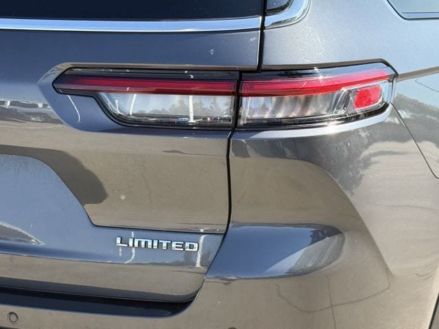 Used 2021 Jeep Grand Cherokee L Limited RWD image 7