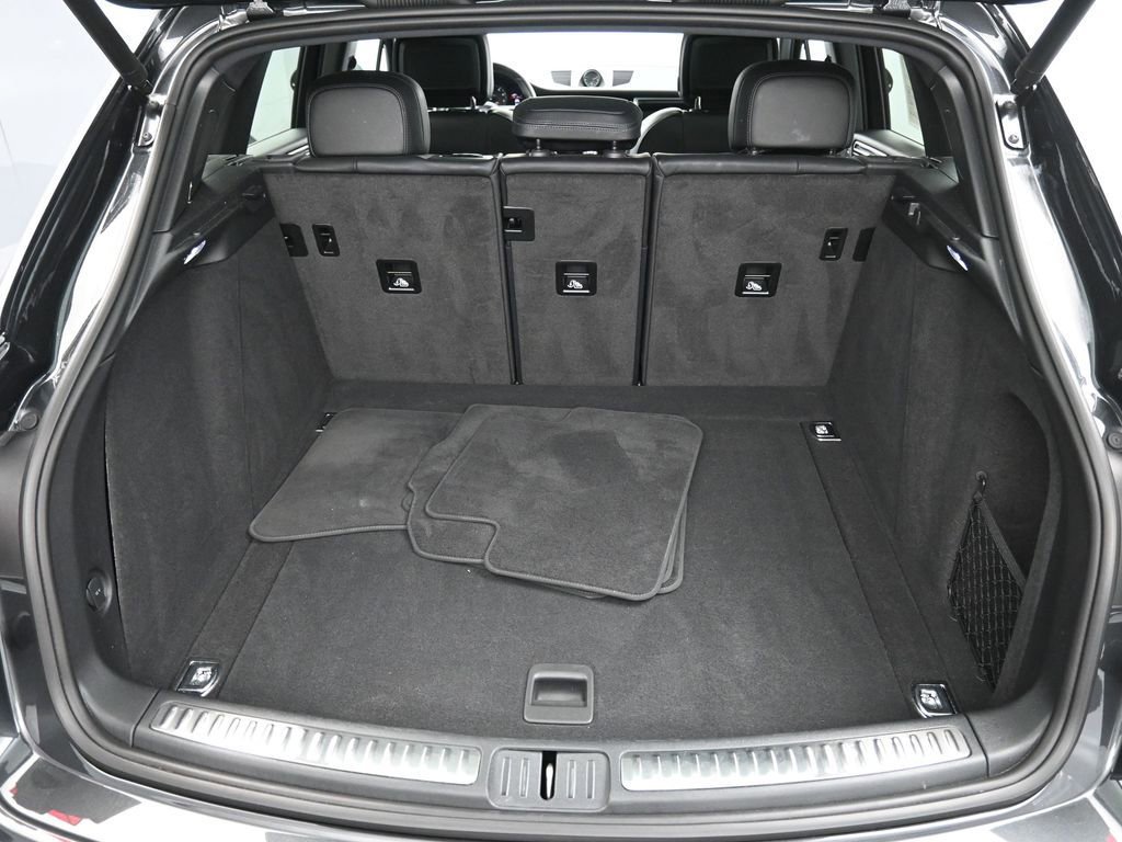 Certified 2023 Porsche Macan AWD/4WD image 25