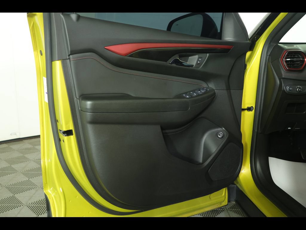 Used 2025 Chevrolet TrailBlazer RS w/ Convenience Package FWD image 22