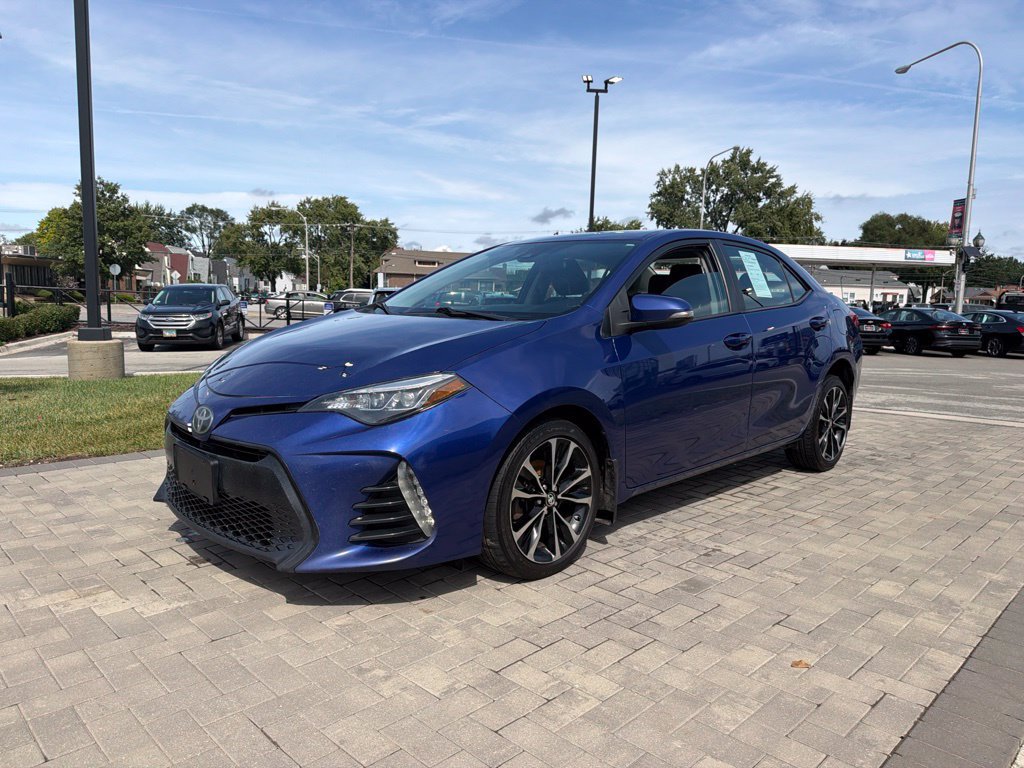 Used 2018 Toyota Corolla SE w/ SE Premium Package FWD image 11