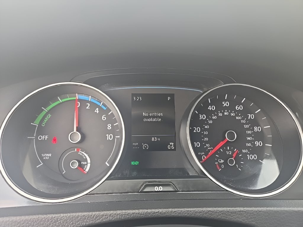 Used 2018 Volkswagen e-Golf SEL FWD image 24
