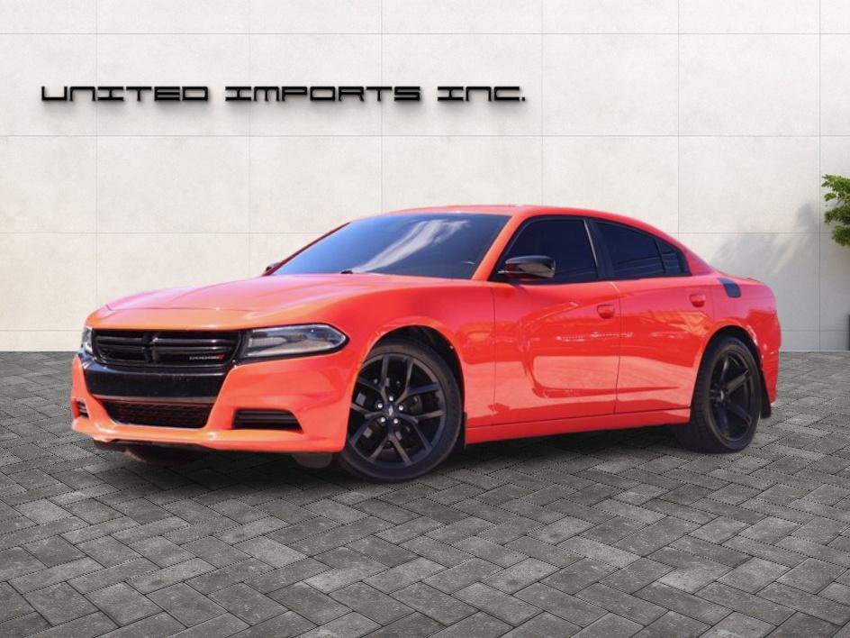 Used 2020 Dodge Charger SXT w/ Blacktop Package RWD image 1