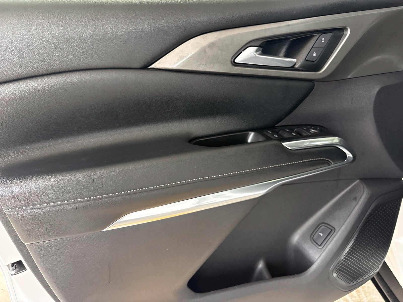 Used 2024 Chevrolet Traverse LT FWD image 10