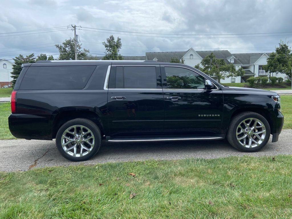 Used 2020 Chevrolet Suburban Premier AWD/4WD image 6
