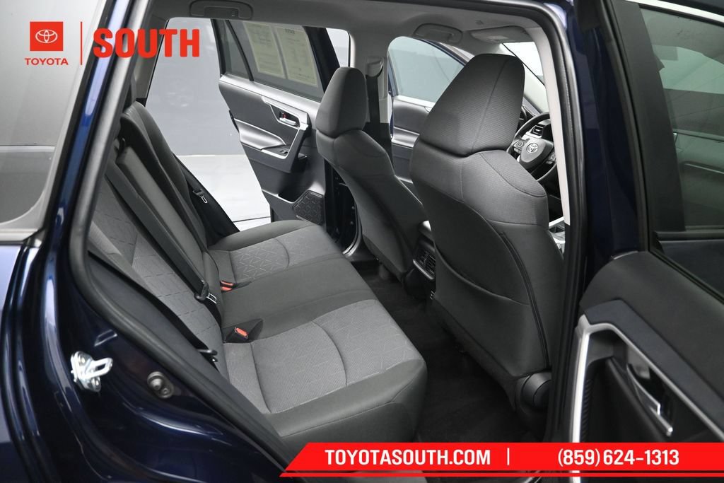Used 2025 Toyota RAV4 XLE AWD/4WD image 28