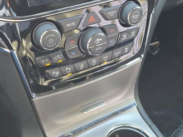 Used 2021 Jeep Grand Cherokee Overland w/ Trailer Tow Group IV image 25