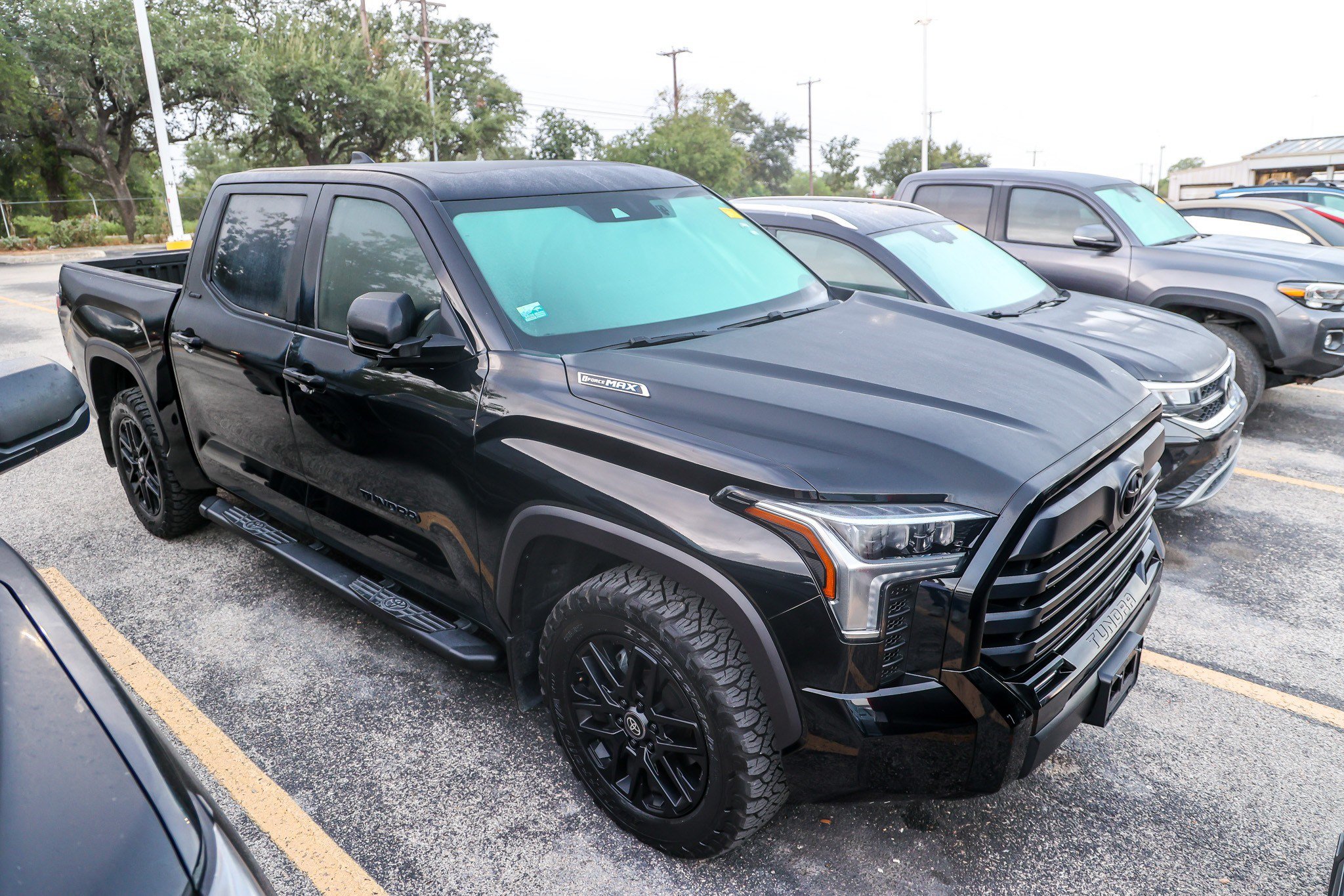 Used 2025 Toyota Tundra Limited AWD/4WD image 6