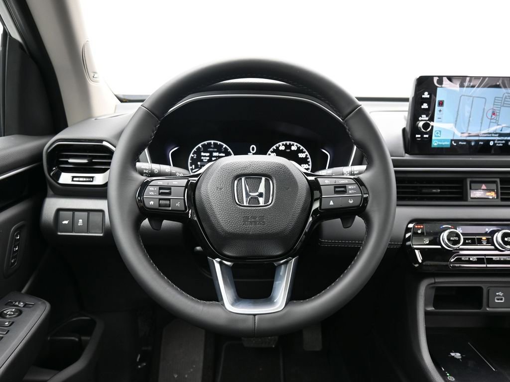 New 2025 Honda Pilot Touring image 31