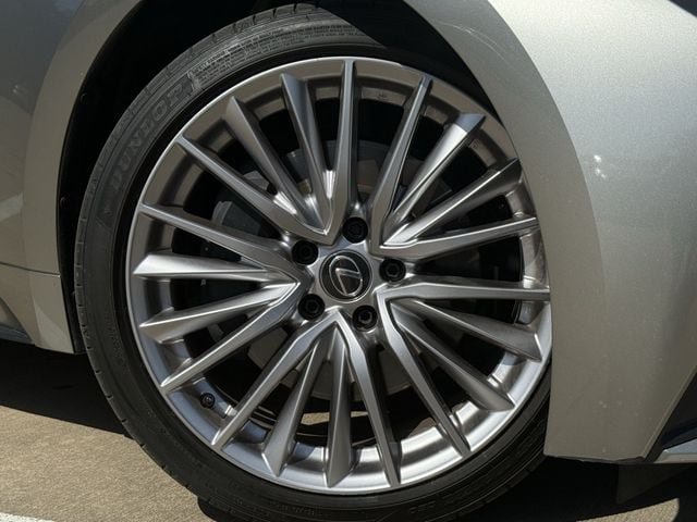 Used 2023 Lexus IS 300 w/ Premium Package RWD image 9