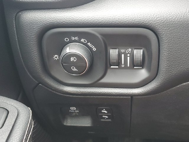 New 2026 RAM 1500 Laramie w/ Sport Appearance Package AWD/4WD image 19