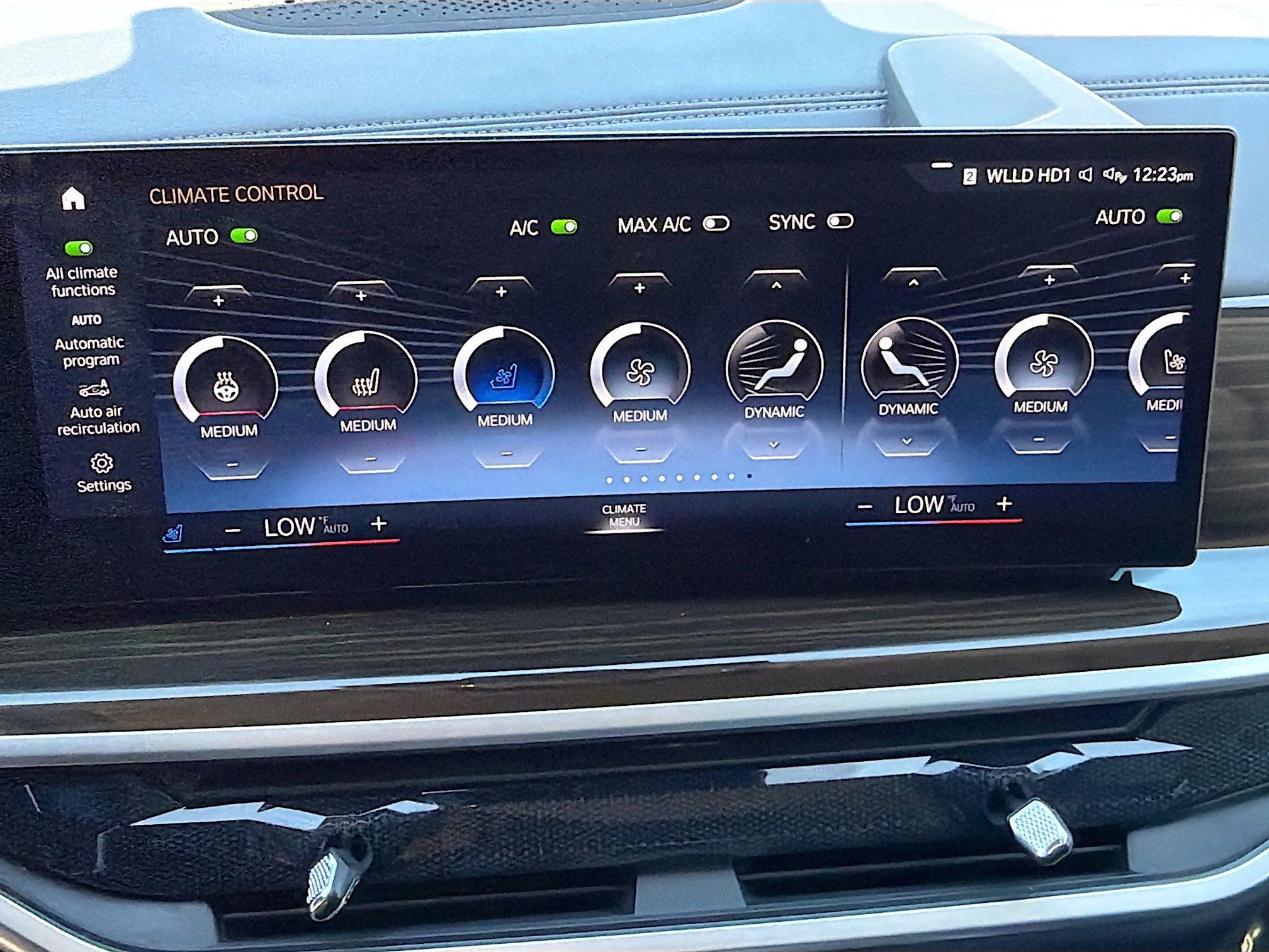Used 2023 BMW X7 xDrive40i image 36