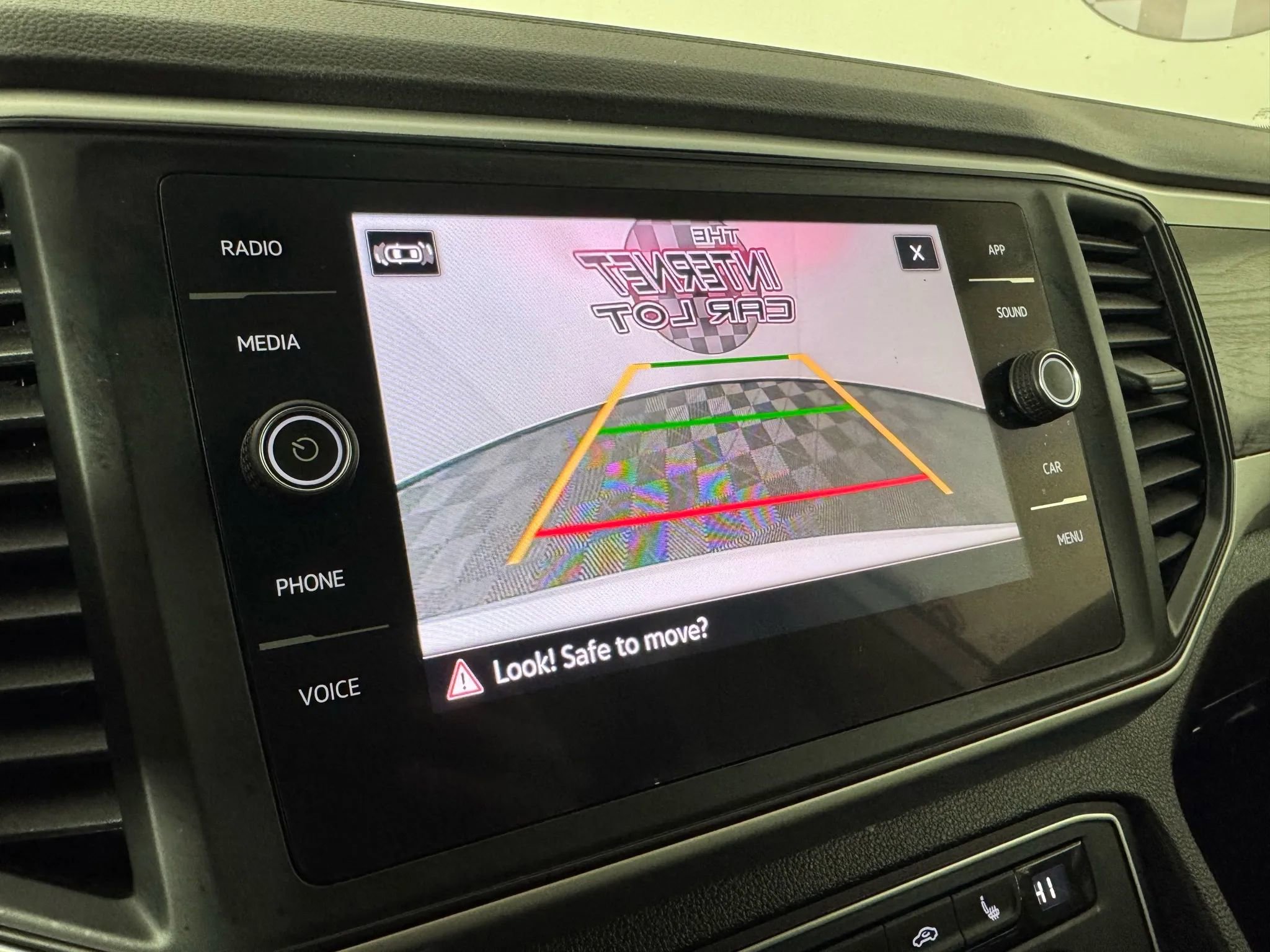 Used 2021 Volkswagen Atlas SE image 19