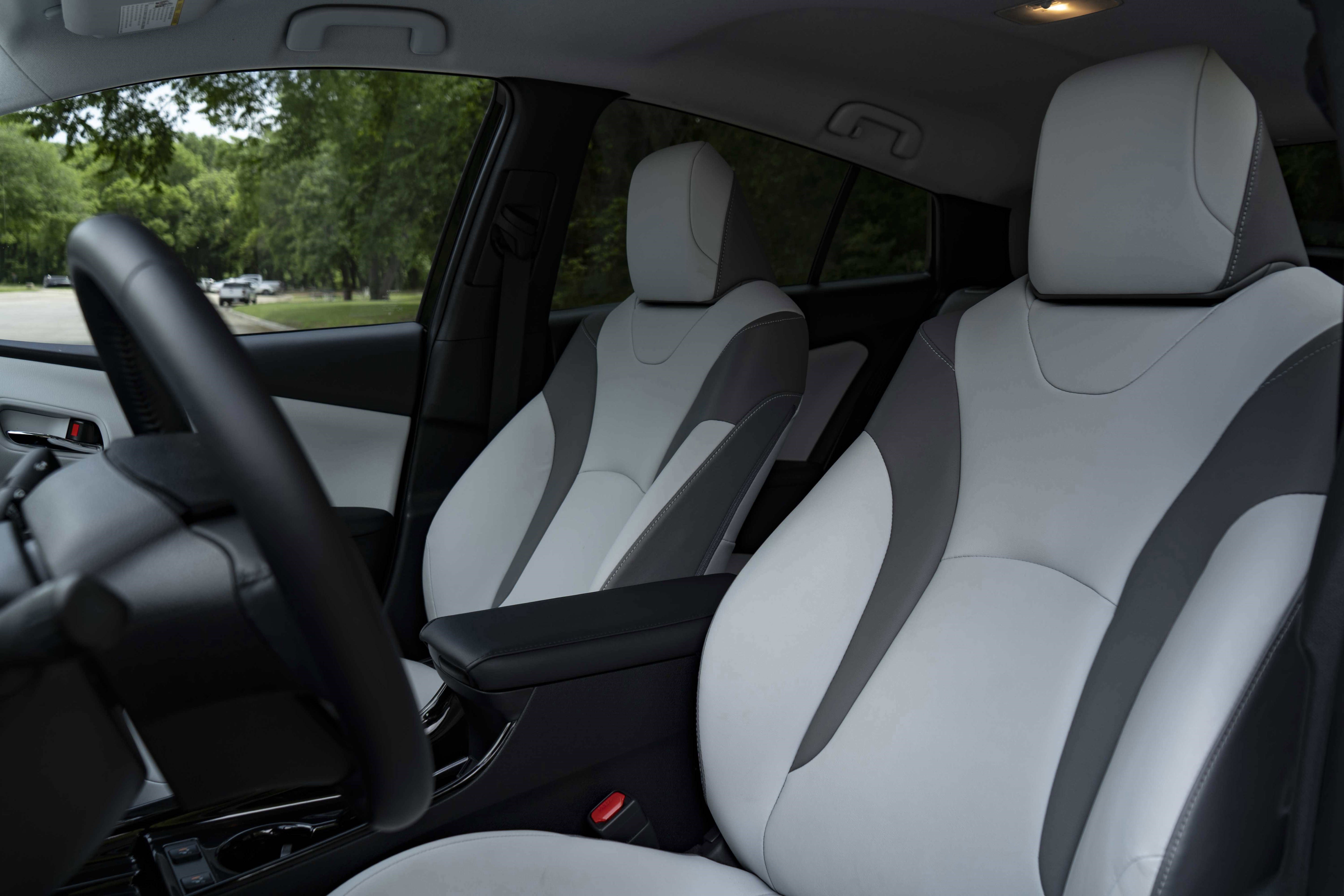 Used 2022 Toyota Prius Prime XLE image 17