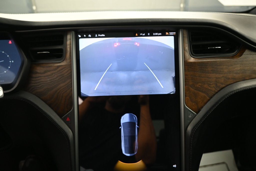 Used 2021 Tesla Model X Long Range AWD/4WD image 8