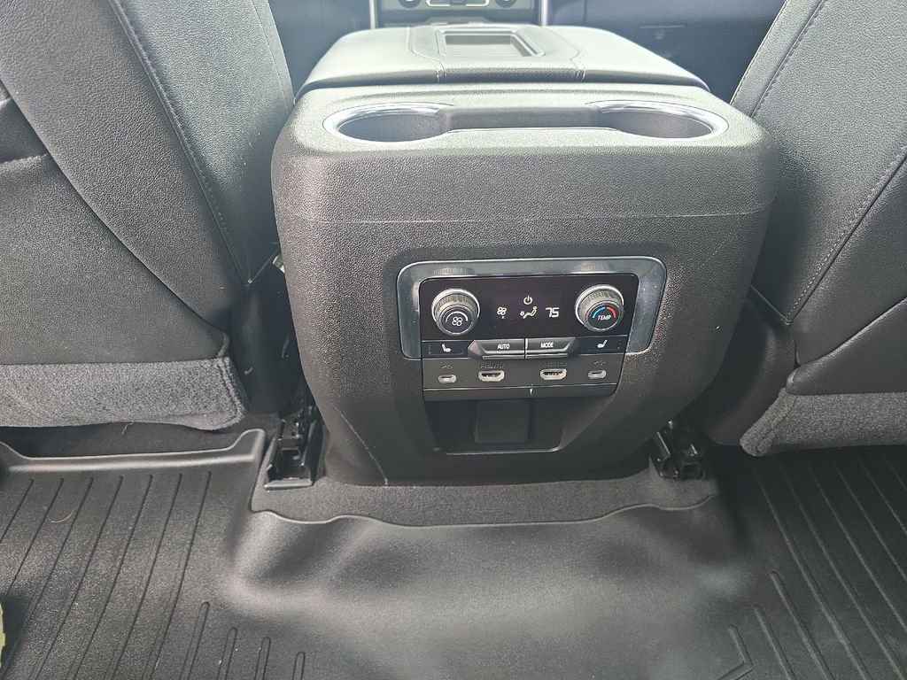 Used 2021 Chevrolet Tahoe Premier AWD/4WD image 19