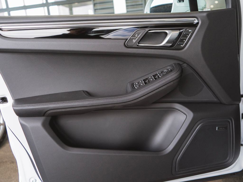 New 2025 Porsche Macan image 29