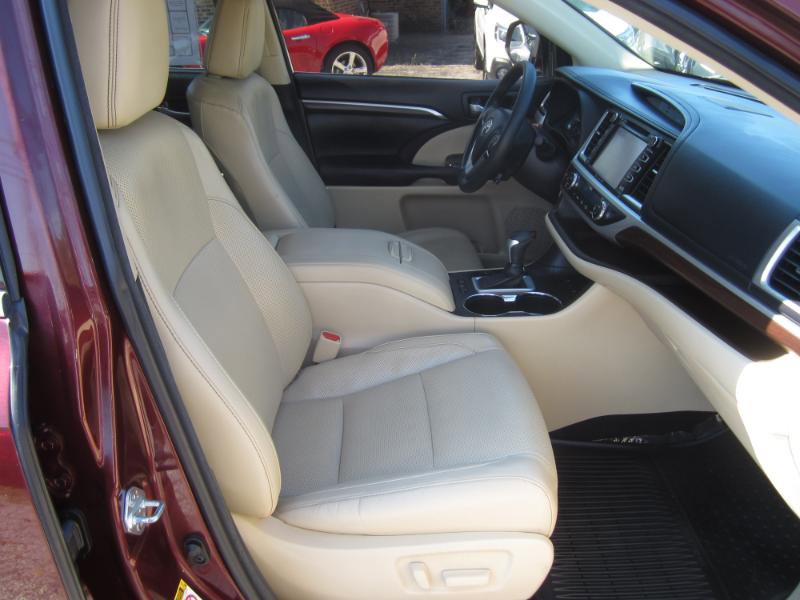 Used 2016 Toyota Highlander Limited Platinum image 23