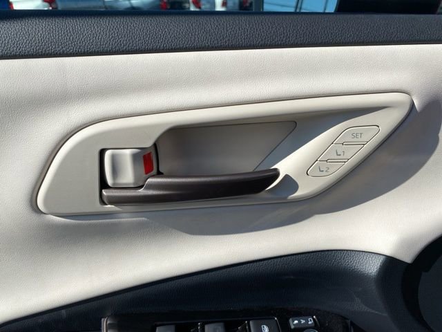 New 2025 Toyota Crown Limited image 24