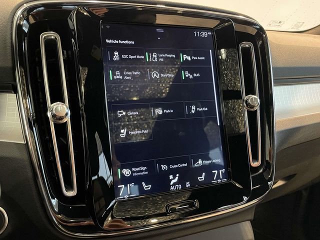 Used 2019 Volvo XC40 T5 Momentum image 26