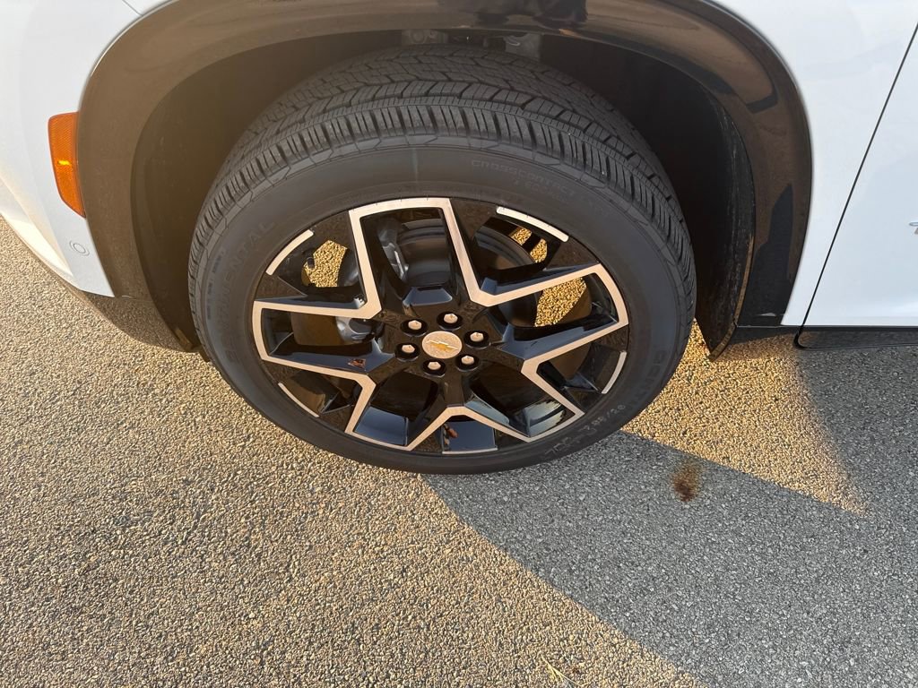New 2026 Chevrolet Traverse High Country w/ LPO, Floor Liner Package image 5