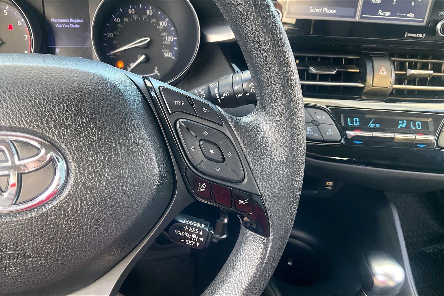 Used 2020 Toyota C-HR LE FWD image 24