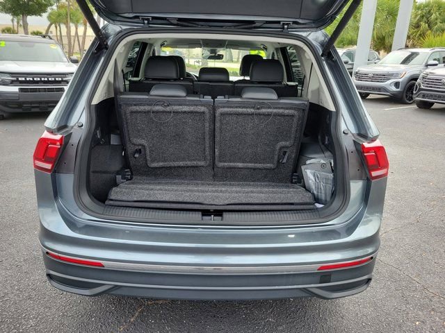 Certified 2024 Volkswagen Tiguan SE FWD image 14