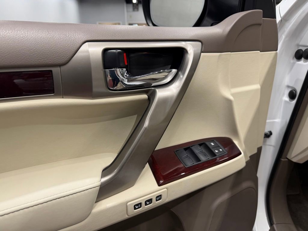 Used 2015 Lexus GX 460 w/ Premium Package image 18