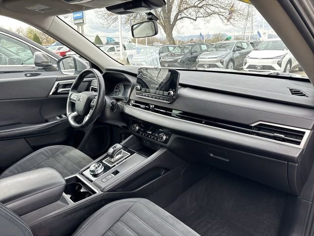 Used 2023 Mitsubishi Outlander SE image 27