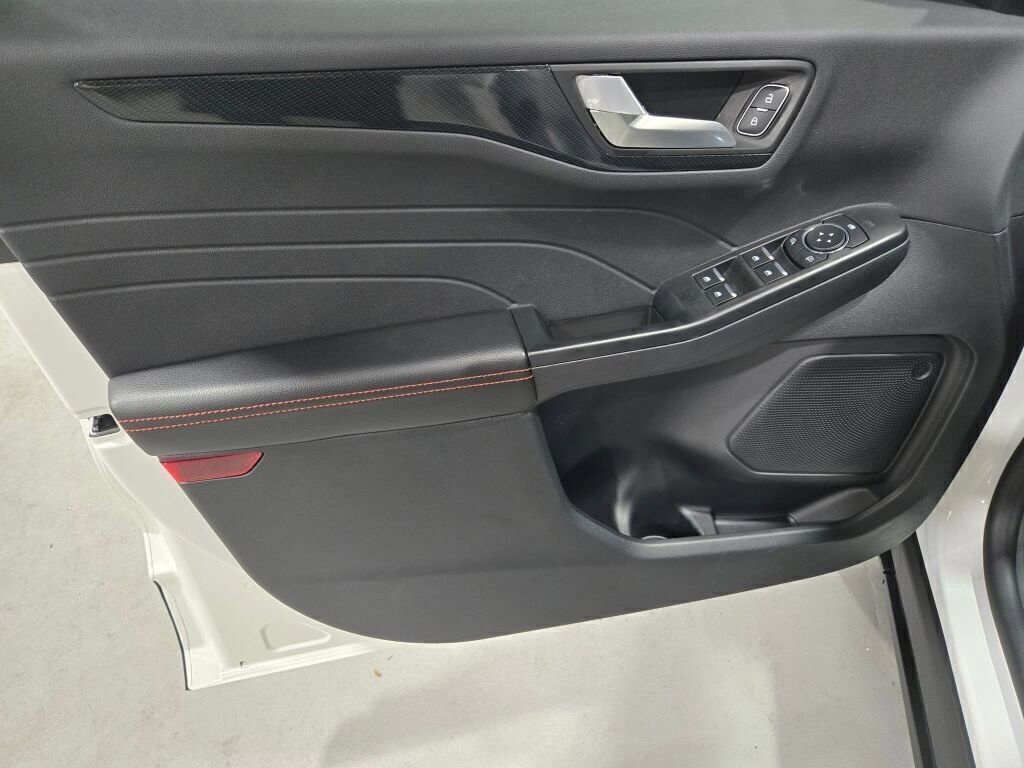 New 2025 Ford Escape ST-Line w/ Tech Pack #1 image 23