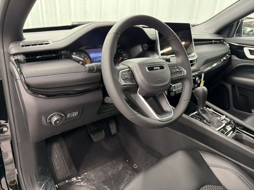 New 2026 Jeep Compass Latitude image 14